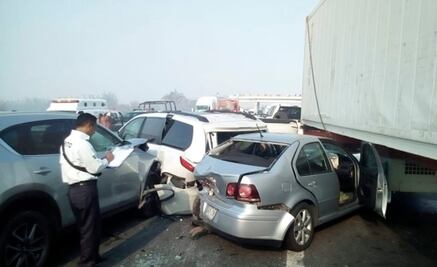 Suman 6 muertos por carambola de vehículos en Veracruz