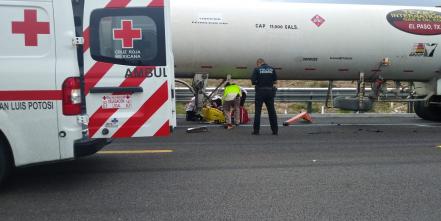 Conductor sobrevive a fuerte choque 