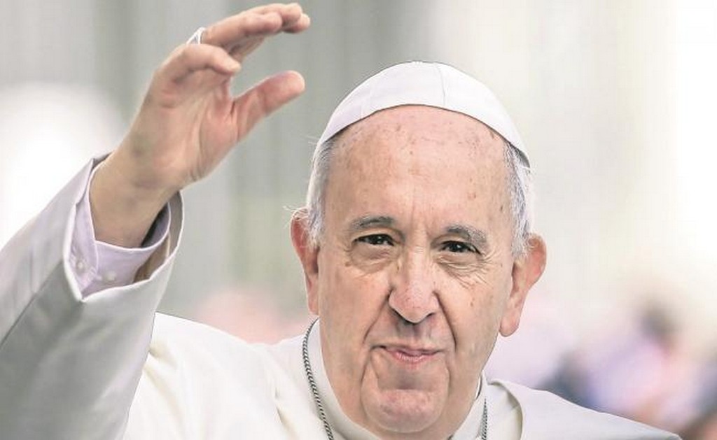 Papa Francisco expulsa a dos ex obispos chilenos del sacerdocio