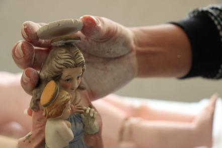 Sandra y Ángela, las restauradoras que les “devuelven la vida” a los Niños Dios en SLP