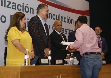 Instituto Registral Catastral firma convenio con el Colegio de Notarios