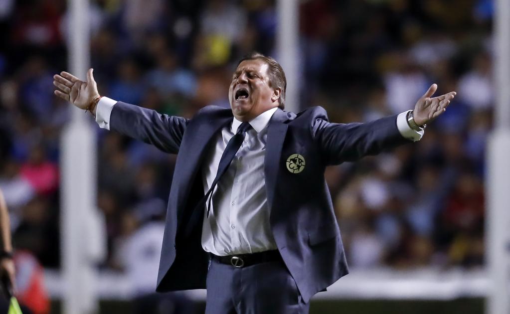 Miguel Herrera se queja del arbitraje ante Querétaro