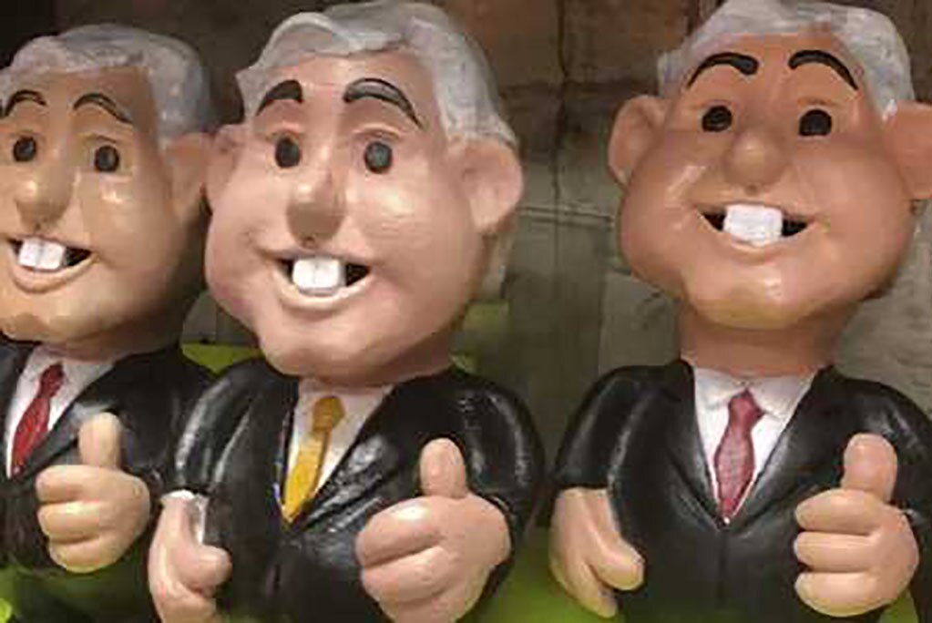 Las figuras cuestan 180 pesos y tienen un tamaño de 32 centímetros con un peso aproximado de 2.5 kilos cada una (JORGE ALVARADO. EL UNIVERSAL)