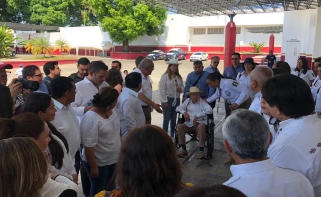 Muñoz Ledo: visita a estación migratoria fue maquillaje, un desastre y una burla