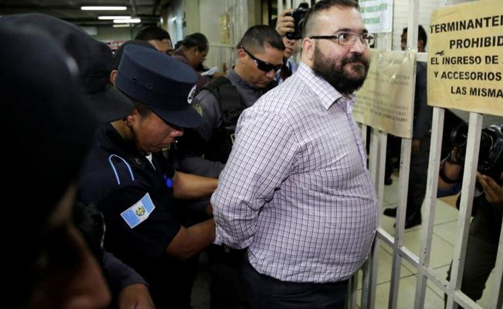 Giran otra orden de aprehensión contra Javier Duarte por desaparición de 13 personas