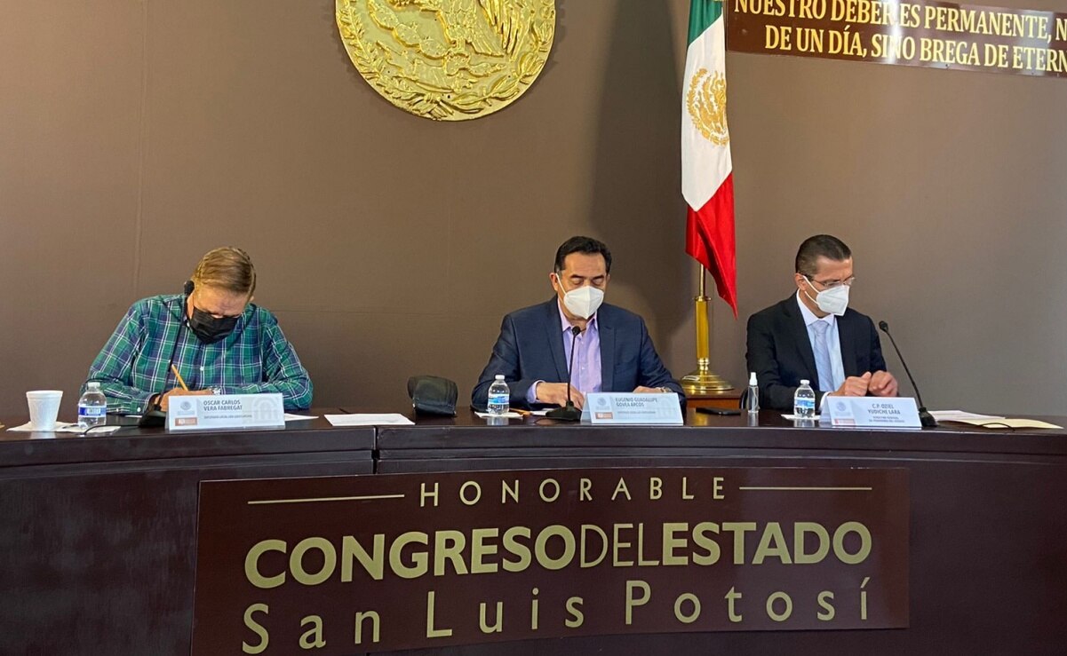 Admiten que quebró el fondo de pensiones para docentes de telesecundaria de SLP