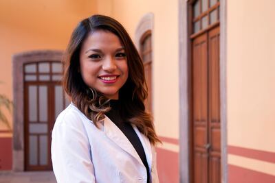 Estudiante investiga enfermedad periodontal