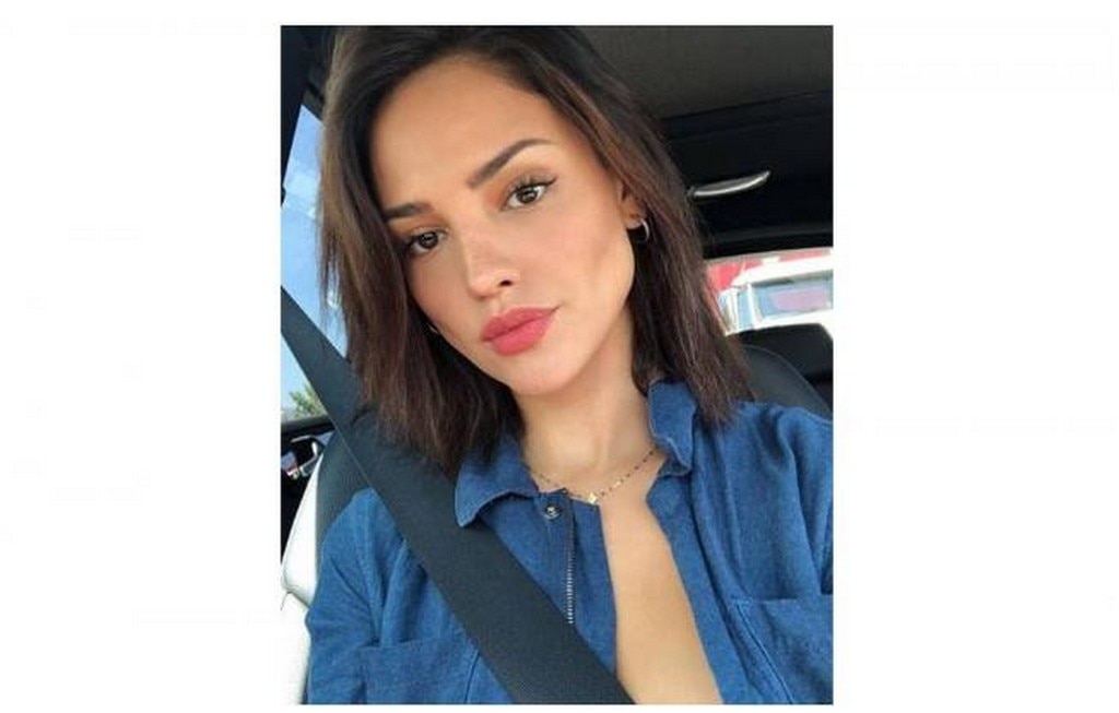  Eiza González luce sus curvas en las alturas