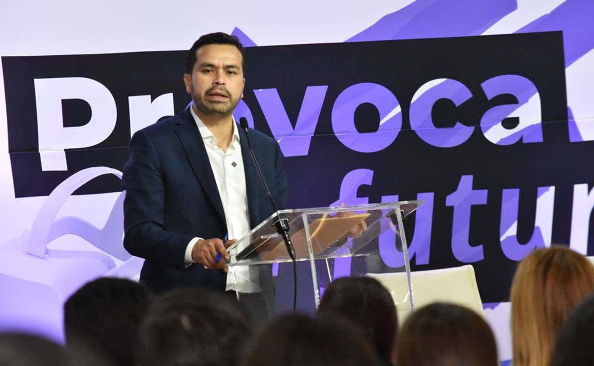 Yo sí voy a cerrar las refinerías de Cadereyta y Tula, asegura Álvarez Máynez