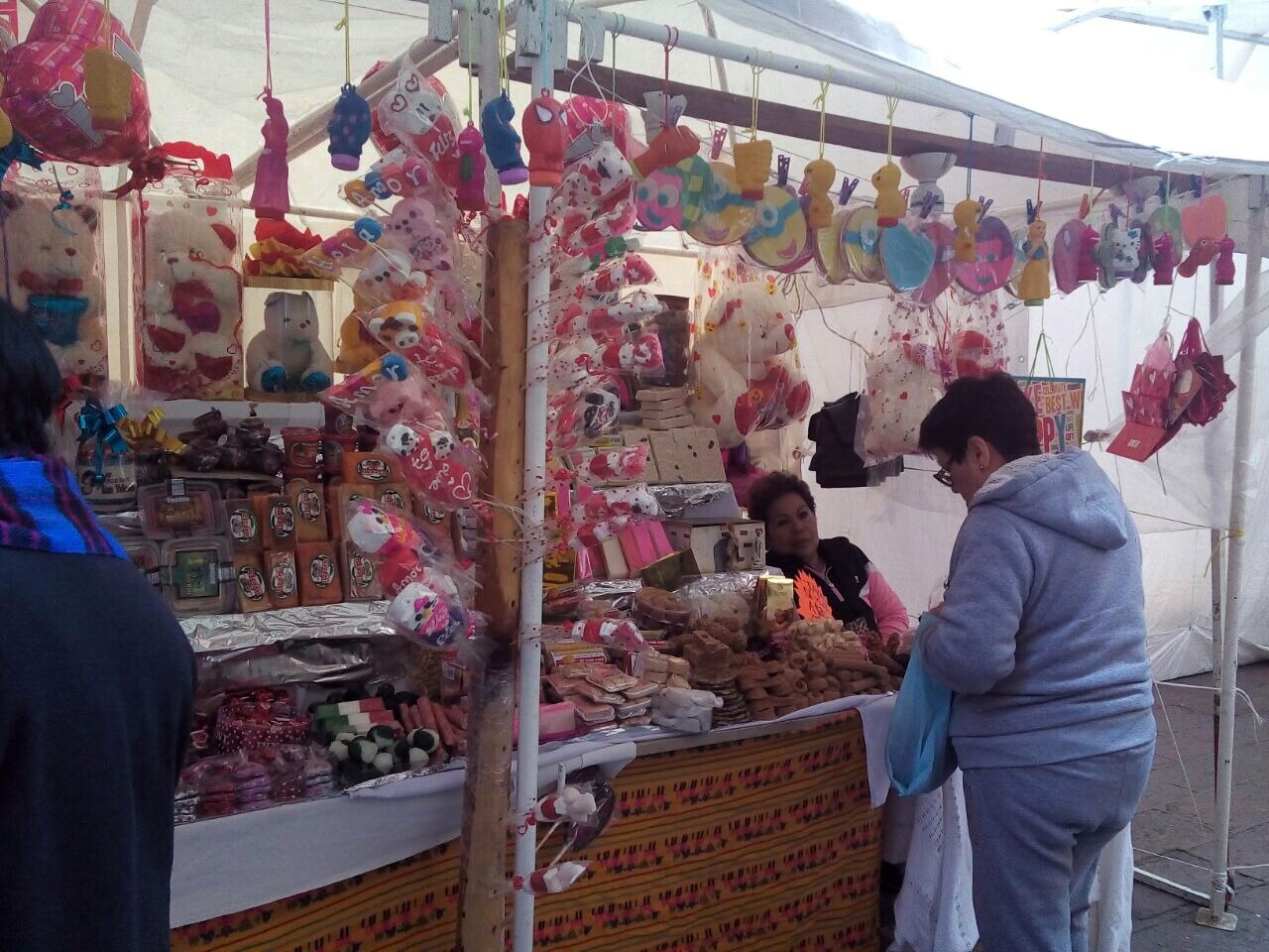 Realizan operativo para vigilar puestos de comida