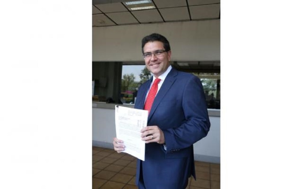 Denuncia Ríos Piter al INE por actuar de manera parcial en su contra