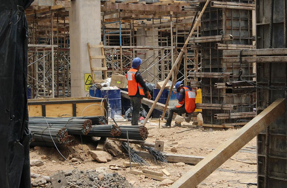 Avance en construcción de Hospital Central al 6%