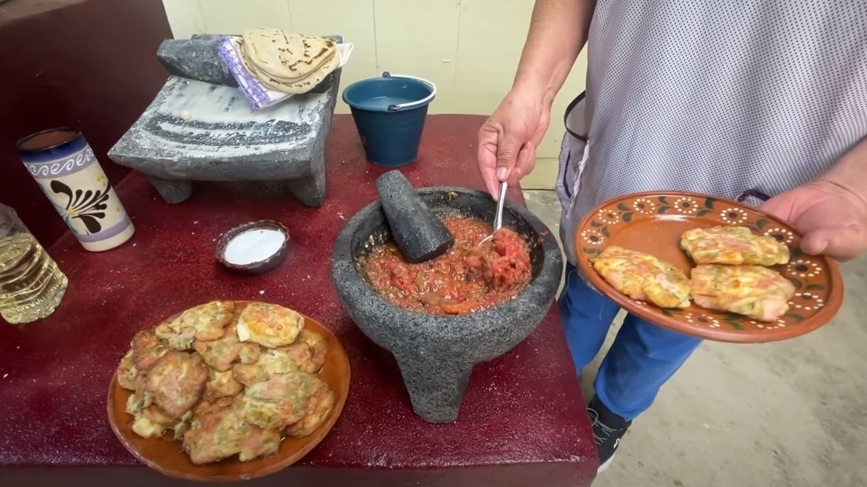 Receta de tortas de nopal de Doña Ángela 