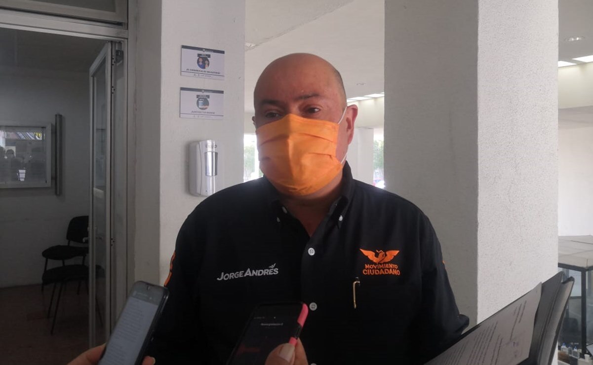 Candidato a presidencia municipal de SLP, presenta solicitud para la reparación de baches