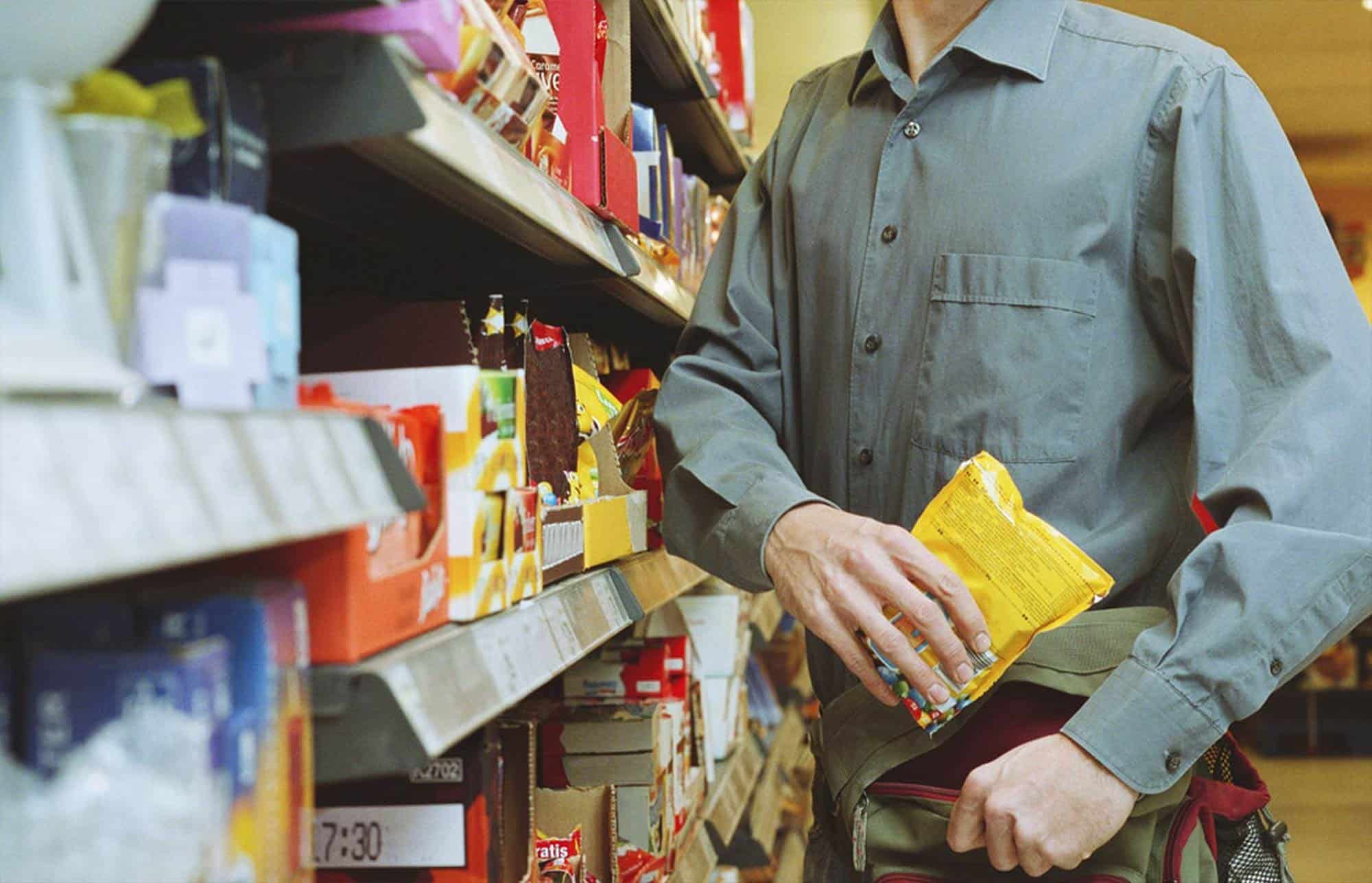 Comerciantes se blindan ante robo hormiga