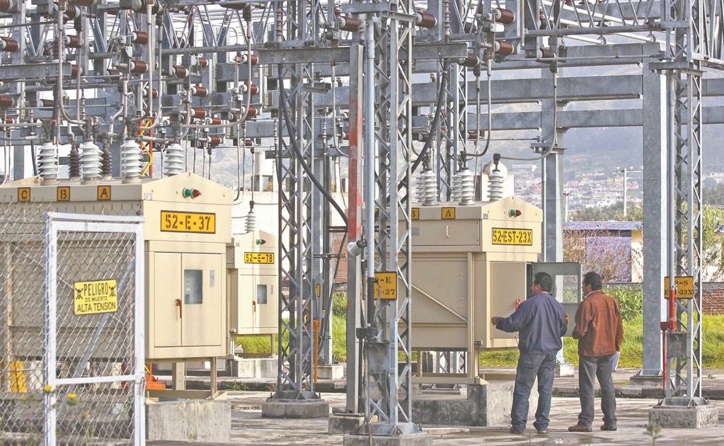 Tras freno a ley de AMLO, 4T ordena acatar fallo