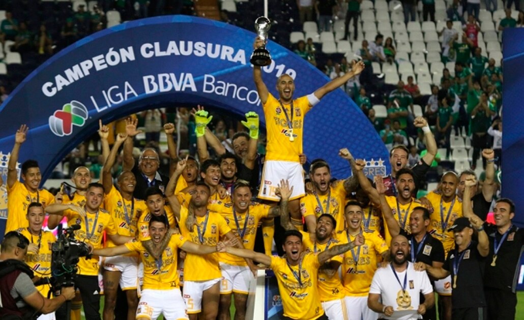 Festejos por título de los "Tigres" deja 2 muertos