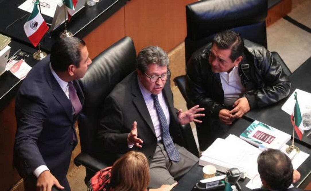 Monreal Ávila destacó que con la propuesta de su bancada podría reducir la violencia que hay en el país producto del trasiego del enervante. FOTO: Lucía Godínez | EL UNIVERSAL