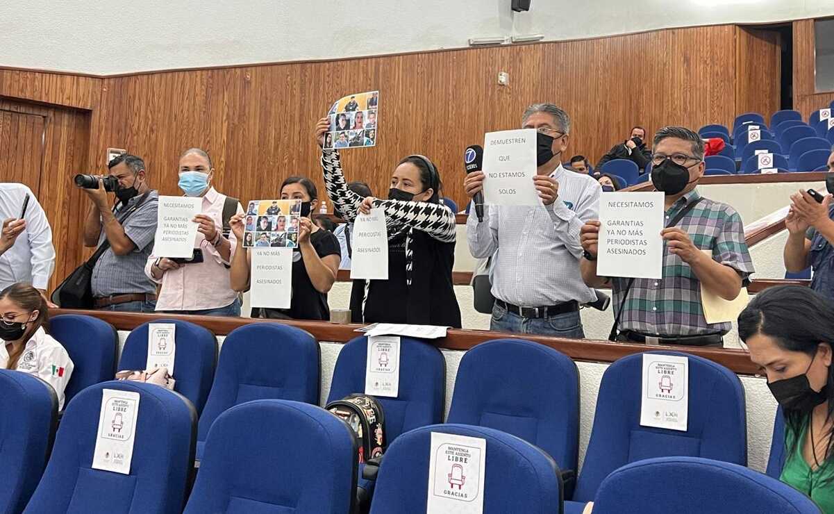 Periodistas se manifiestan en el Congreso de SLP ante panorama de violencia