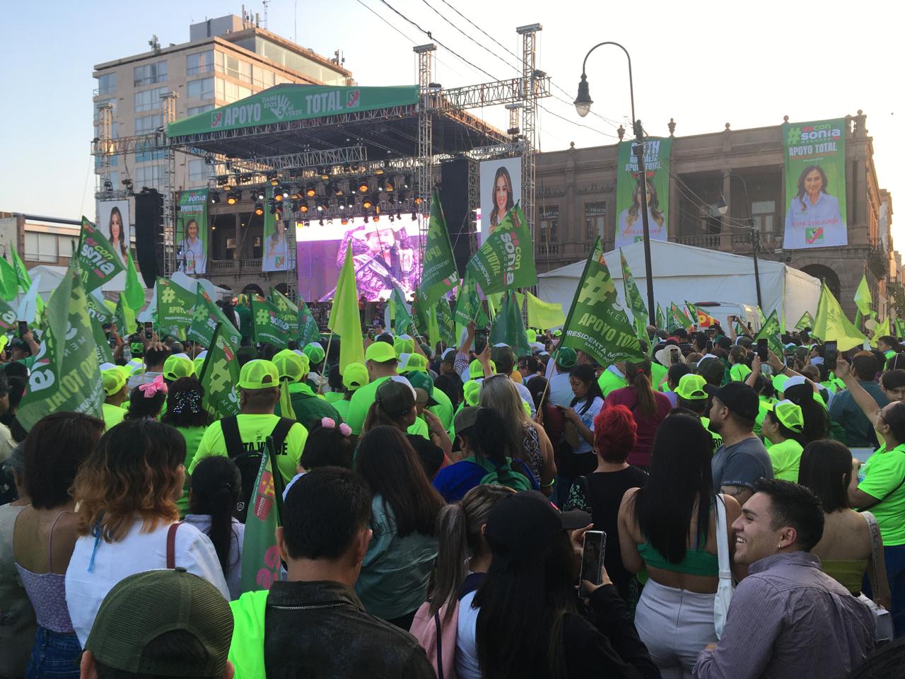 Cierran campaña candidatos del Partido Verde en SLP; abarrotan Plaza de los Fundadores