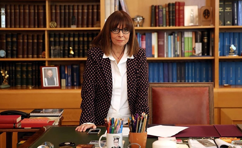 Eligen por primera vez a una mujer como presidenta en Grecia