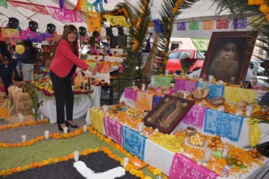 Con éxito llevan a cabo Concurso de Altares de Muerto en SGS