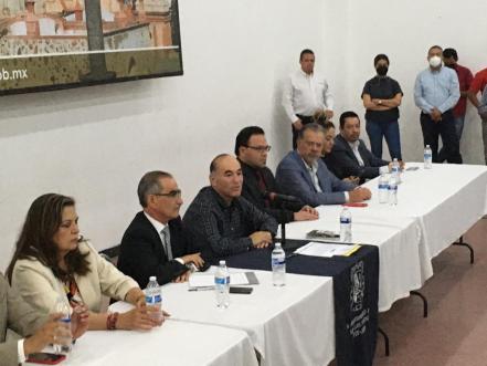 Toman protesta directores de Asuntos Jurídicos y Desarrollo Social en capital potosina