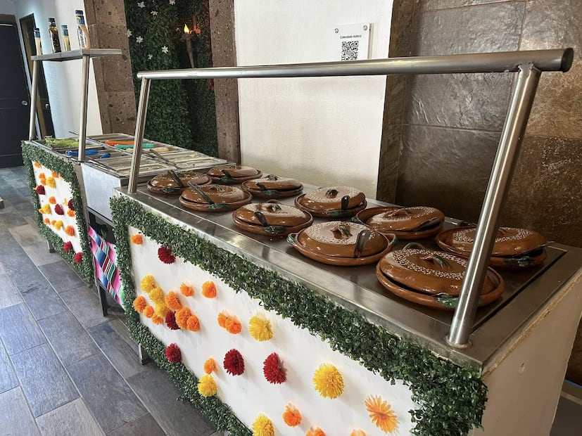 Buffet en el restaurante Mictlán. Foto: FB@Mictlán