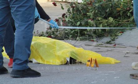 Mujer y niño mueren en incendio