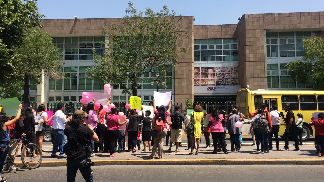 Marchan por muerte de Odalys; exigen respuesta a autoridades
