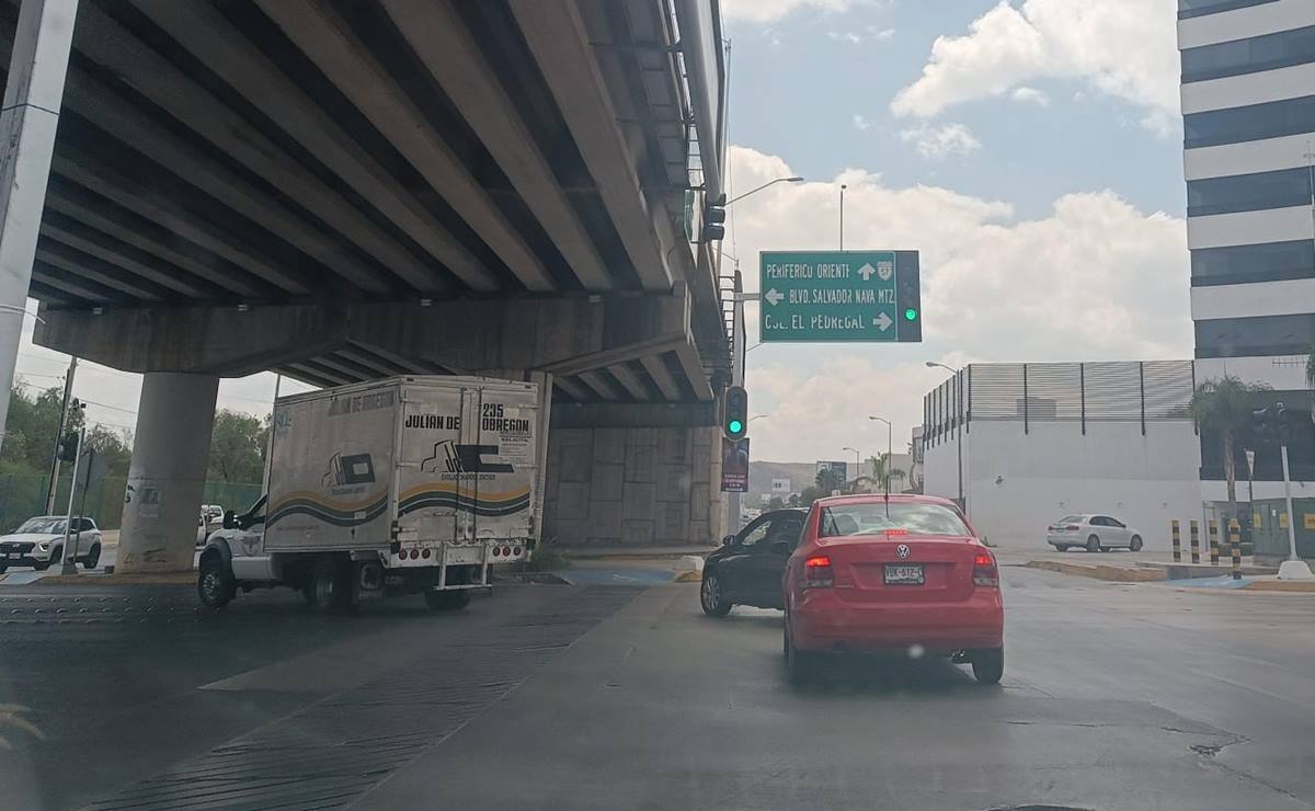 Semáforos inteligentes complican la circulación en SLP, denuncian habitantes