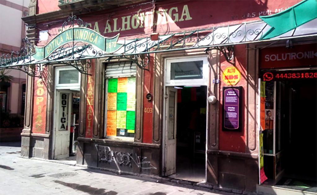 Farmacias tradicionales se extinguen por grandes monopolios