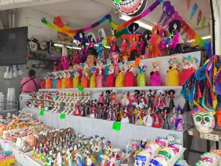 El Día de Muertos es una de las fechas más anheladas, dice locataria del mercado República