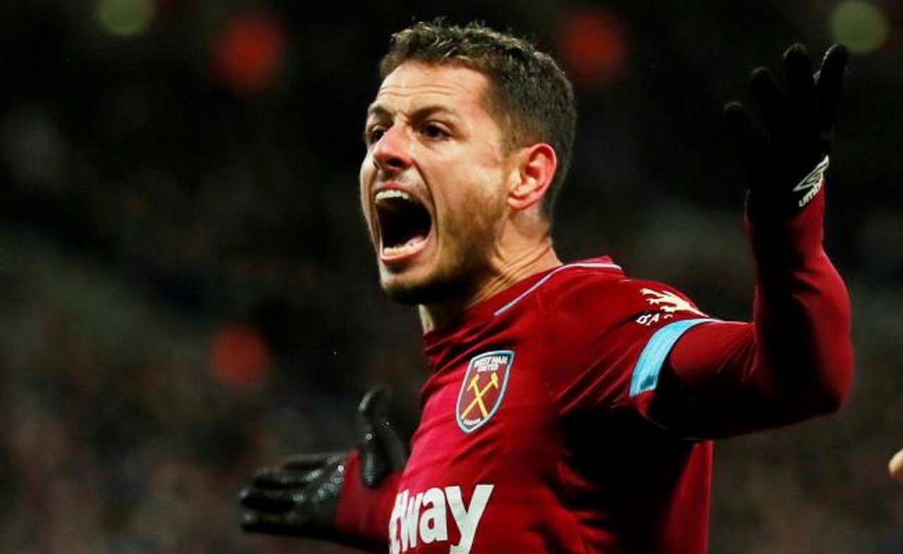 Reuters. Javier Hernández durante un partido con el West Ham