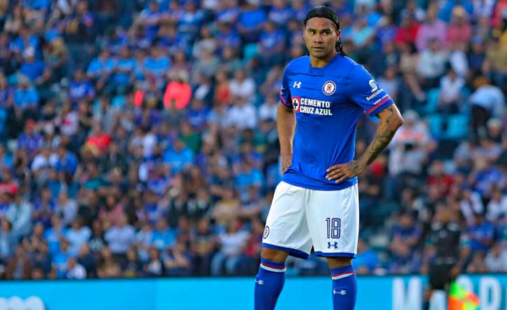 Gullit Peña sería dado de baja de Cruz Azul