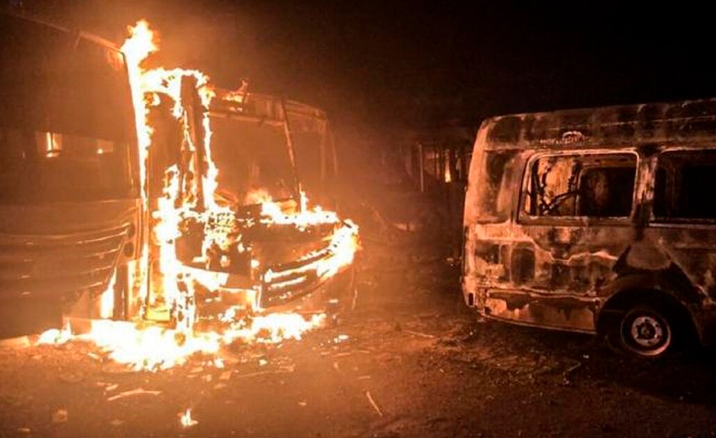 Se incendian 22 autobuses en Querétaro 