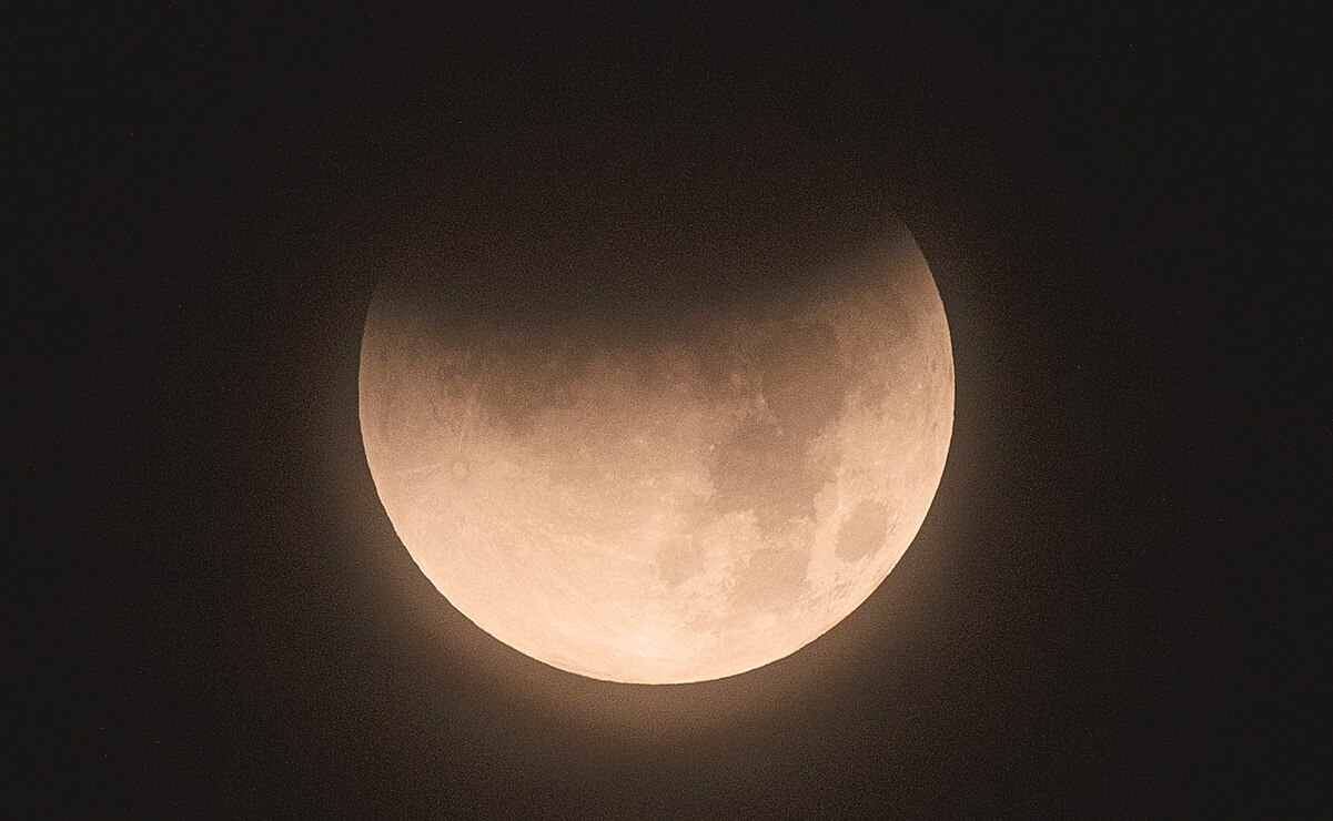 No te pierdas la luna de fresa, la última superluna de 2021