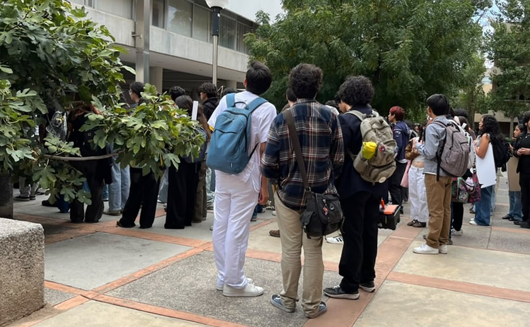 Marcha por la muerte de un estudiante en la UASLP. Fotos: Humberto Torres