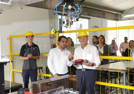 Amplían herramientas a favor de la educación y futuro de SLP