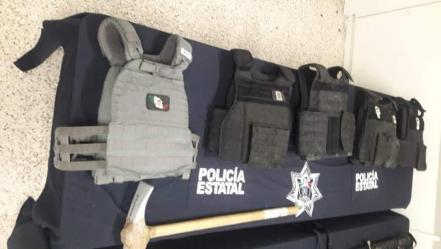 Detienen a cinco presuntos secuestradores y decomisan armamento en Ciudad Satélite