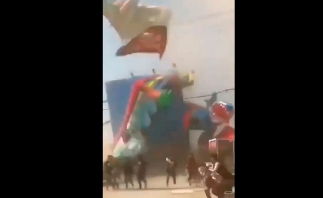 “Tornado” en China eleva juego inflable; hay 2 niños muertos