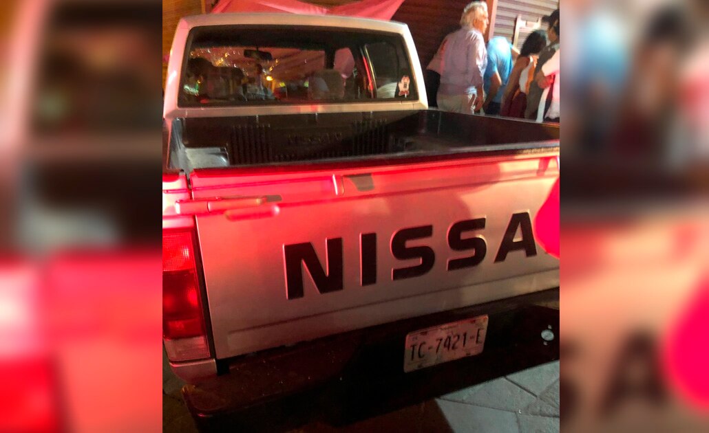 Mujer choca contra puesto ambulante en Centro Histórico