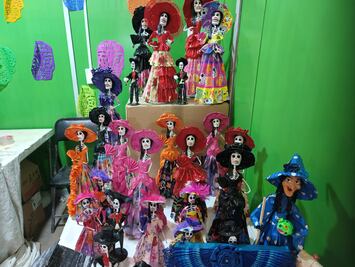 La artesana de SLP que transforma hojas de maíz en impresionantes figuras mexicanas y puedes encontrar en la Fenapo