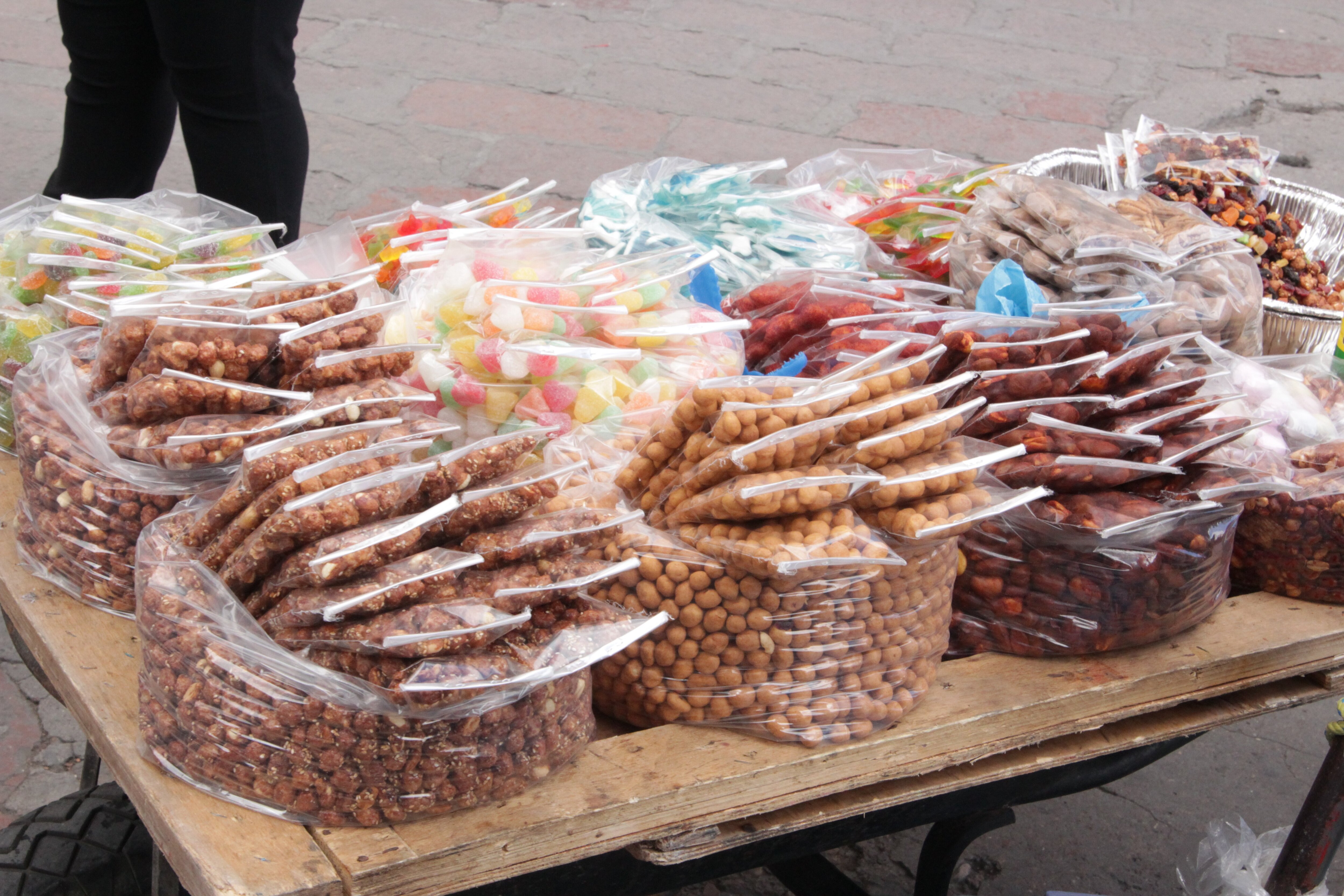 Propone CANACO creación de plazas para comercio informal