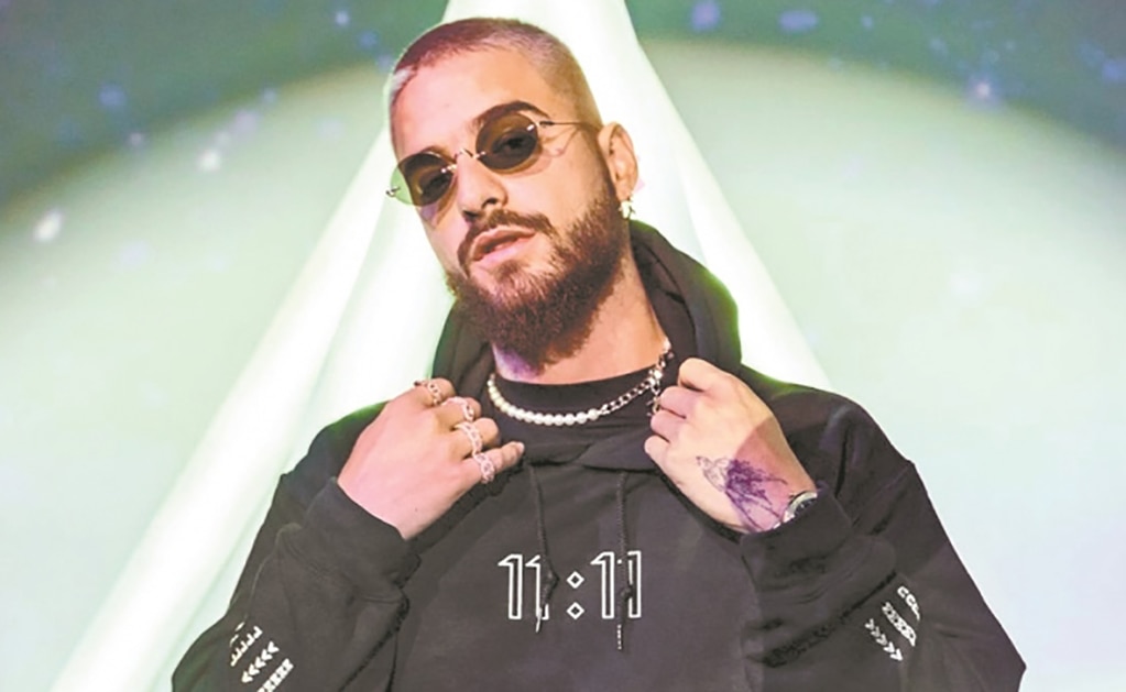 Maluma se muestra cariñoso con un hombre maduro, ¿Su sugar daddy?