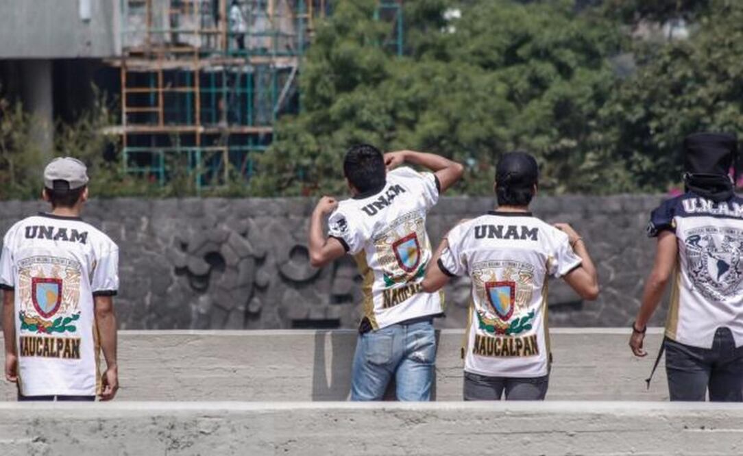 Porros durante el ataque a estudiantes en CU. Foto: Cortesía