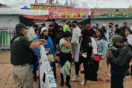 FOTOS. Fans forman largas filas en la Fenapo para ver a J Balvin