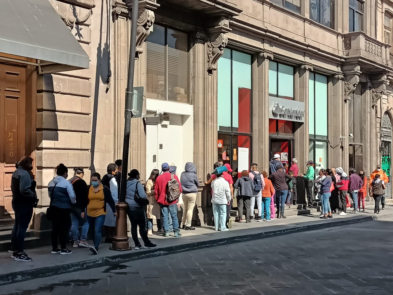 Trabajadores destinan gran parte del aguinaldo a pagar deudas: Canacintra 