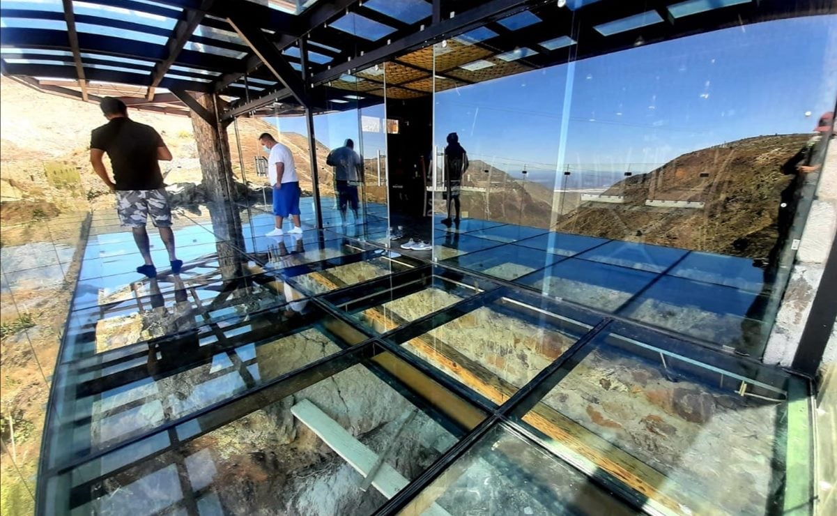 Cómo visitar el mirador con piso de cristal de Real de Catorce. Foto: El Templo