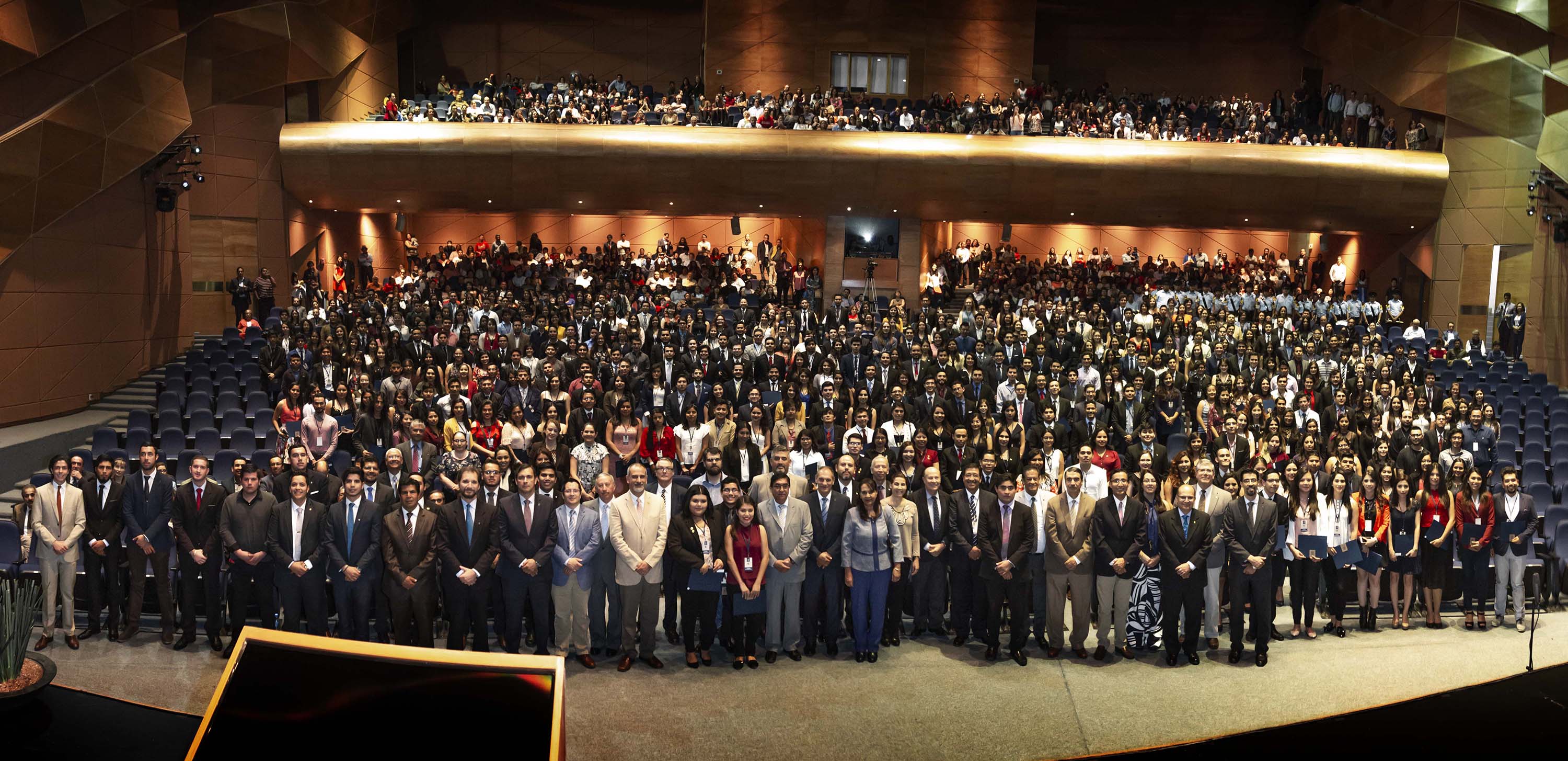 Reconocen a alumnos de Excelencia Académica